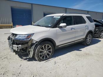  Salvage Ford Explorer