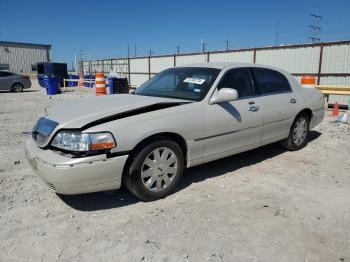  Salvage Lincoln Towncar