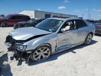  Salvage Chrysler 300