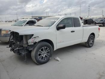  Salvage Nissan Titan