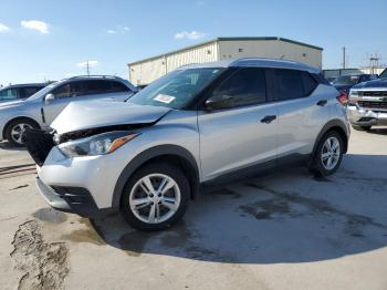  Salvage Nissan Kicks