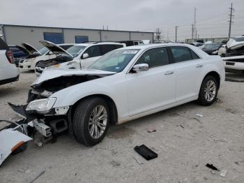  Salvage Chrysler 300