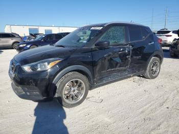  Salvage Nissan Kicks