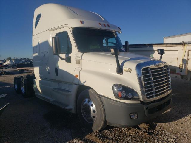  Salvage Freightliner Cascadia 1