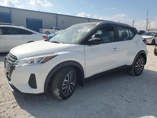  Salvage Nissan Kicks