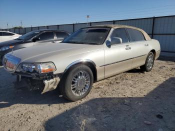  Salvage Lincoln Towncar