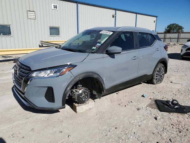  Salvage Nissan Kicks