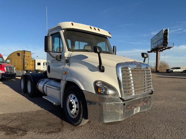  Salvage Freightliner Cascadia 1