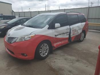  Salvage Toyota Sienna