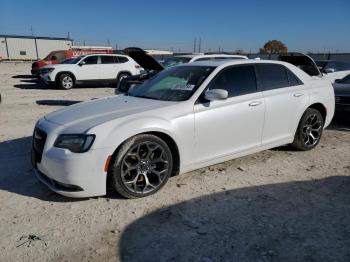  Salvage Chrysler 300