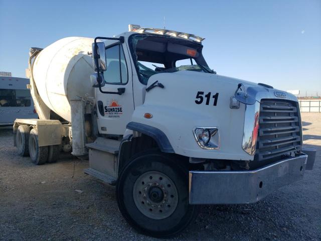  Salvage Freightliner 114sd