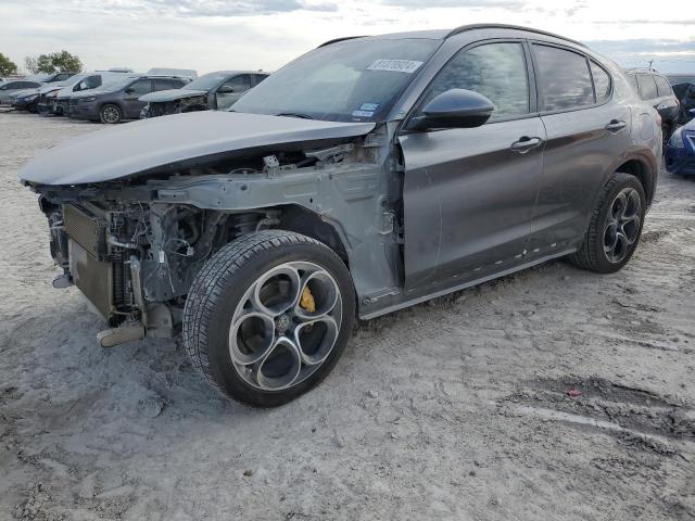  Salvage Alfa Romeo Stelvio