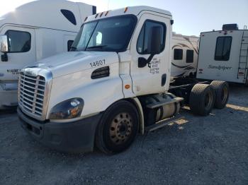  Salvage Freightliner Cascadia 1