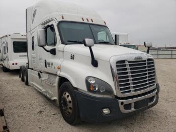  Salvage Freightliner Cascadia 1