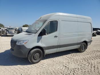  Salvage Mercedes-Benz Sprinter