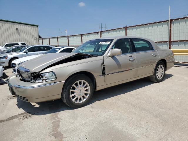  Salvage Lincoln Towncar