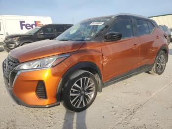  Salvage Nissan Kicks