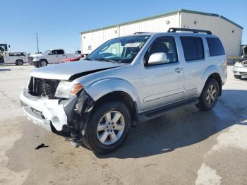  Salvage Nissan Pathfinder