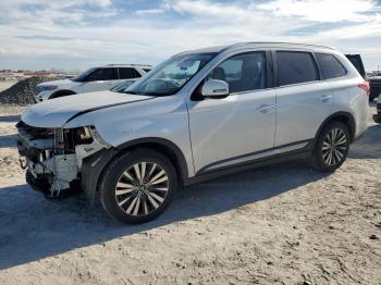  Salvage Mitsubishi Outlander