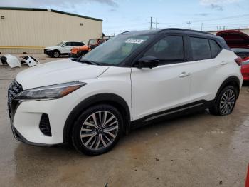  Salvage Nissan Kicks