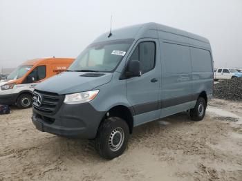  Salvage Mercedes-Benz Sprinter