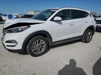  Salvage Hyundai TUCSON