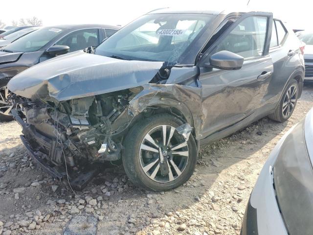  Salvage Nissan Kicks