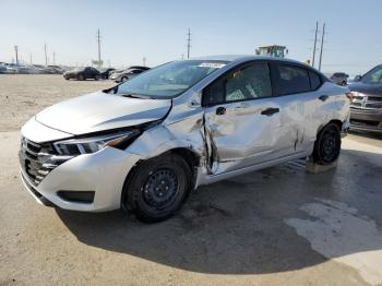  Salvage Nissan Versa