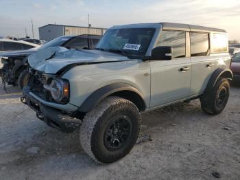  Salvage Ford Bronco