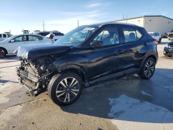  Salvage Nissan Kicks