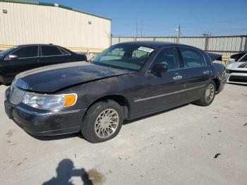  Salvage Lincoln Towncar