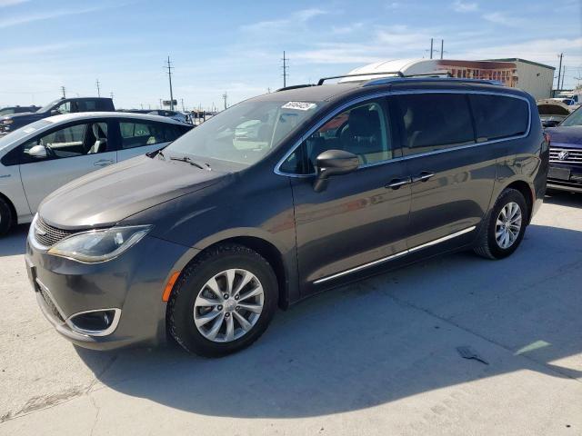  Salvage Chrysler Pacifica