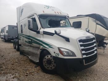  Salvage Freightliner Cascadia 1