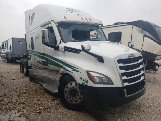  Salvage Freightliner Cascadia 1