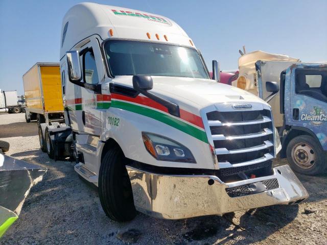  Salvage Freightliner Cascadia 1