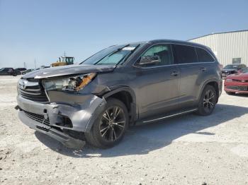  Salvage Toyota Highlander