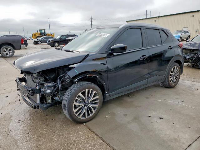  Salvage Nissan Kicks