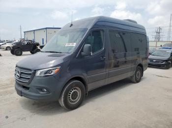  Salvage Mercedes-Benz Sprinter