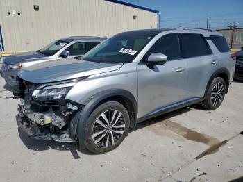  Salvage Nissan Pathfinder