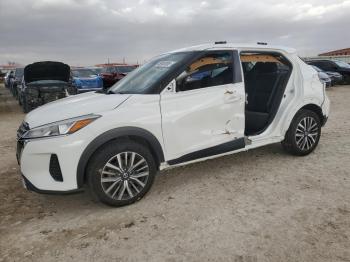  Salvage Nissan Kicks