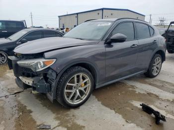  Salvage Alfa Romeo Stelvio