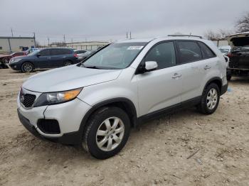  Salvage Kia Sorento