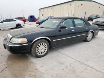  Salvage Lincoln Towncar