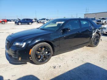  Salvage Chrysler 300