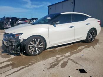  Salvage Nissan Maxima