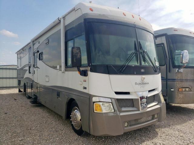  Salvage Workhorse Custom Cha Motorhome