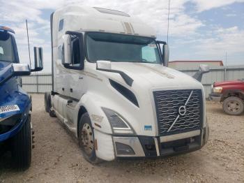  Salvage Volvo Vn