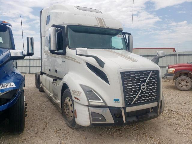  Salvage Volvo Vn