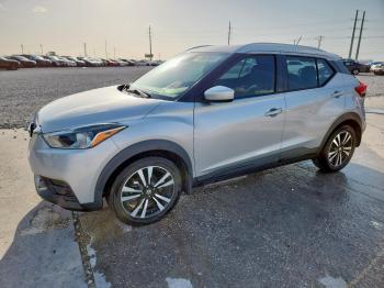  Salvage Nissan Kicks