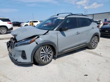  Salvage Nissan Kicks